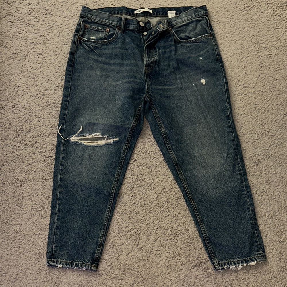 Zara Men’s Ankle Distressed Blue Jeans